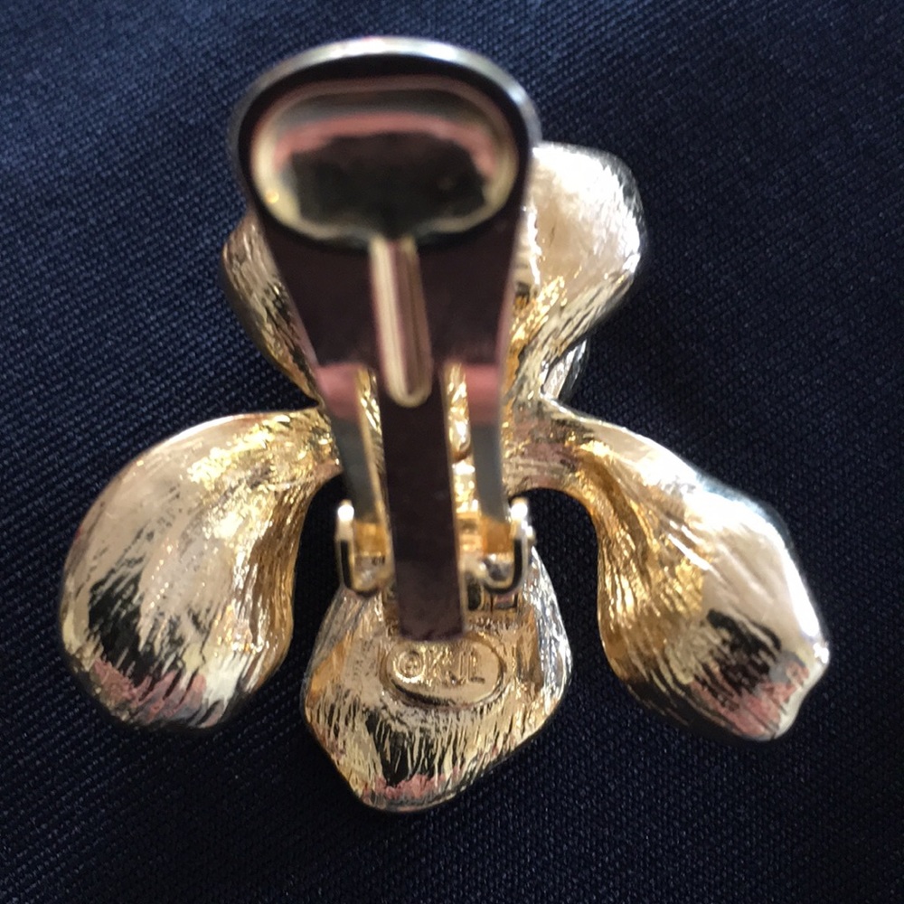 Kenneth Jay Lane IRIS gold and crystal earrings. - Picture 2 of 2